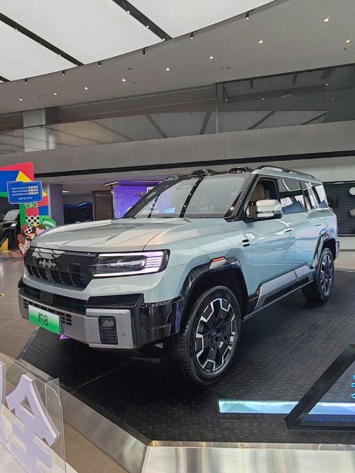 惠州64比亚迪方程豹硬派越野的爆款，英菲尼迪35周年与你共成长